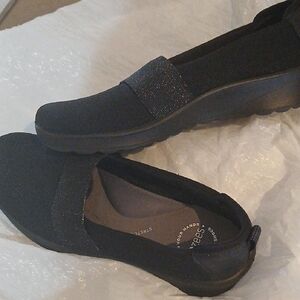 Bzees Black Sparkle Slip-On Flats